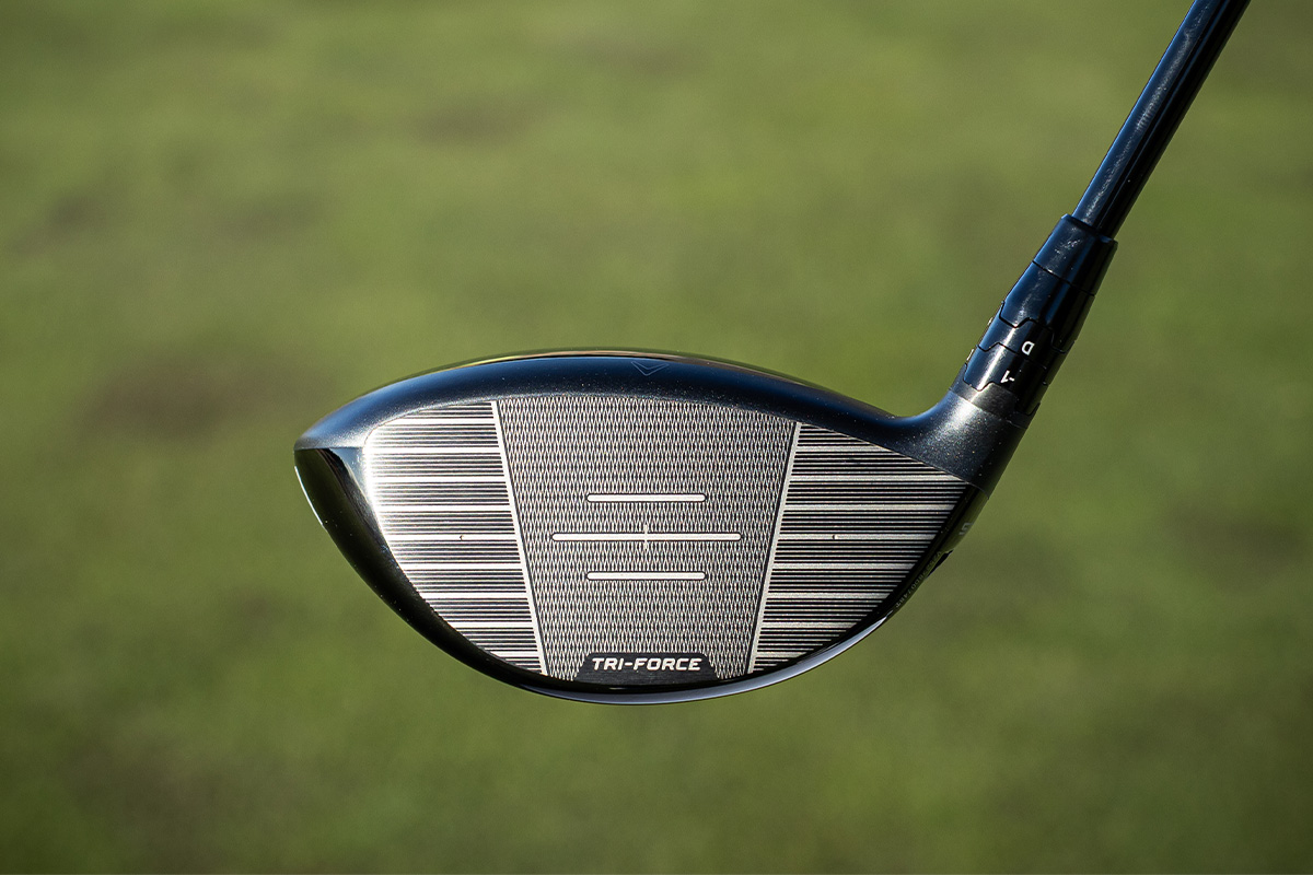 シリーズにおいてスタンダードモデルの立ち位置となる「QUANTUM MAX ドライバー」。キャロウェイらしい丸いフォルムが特徴的だ[写真：落合隆仁]