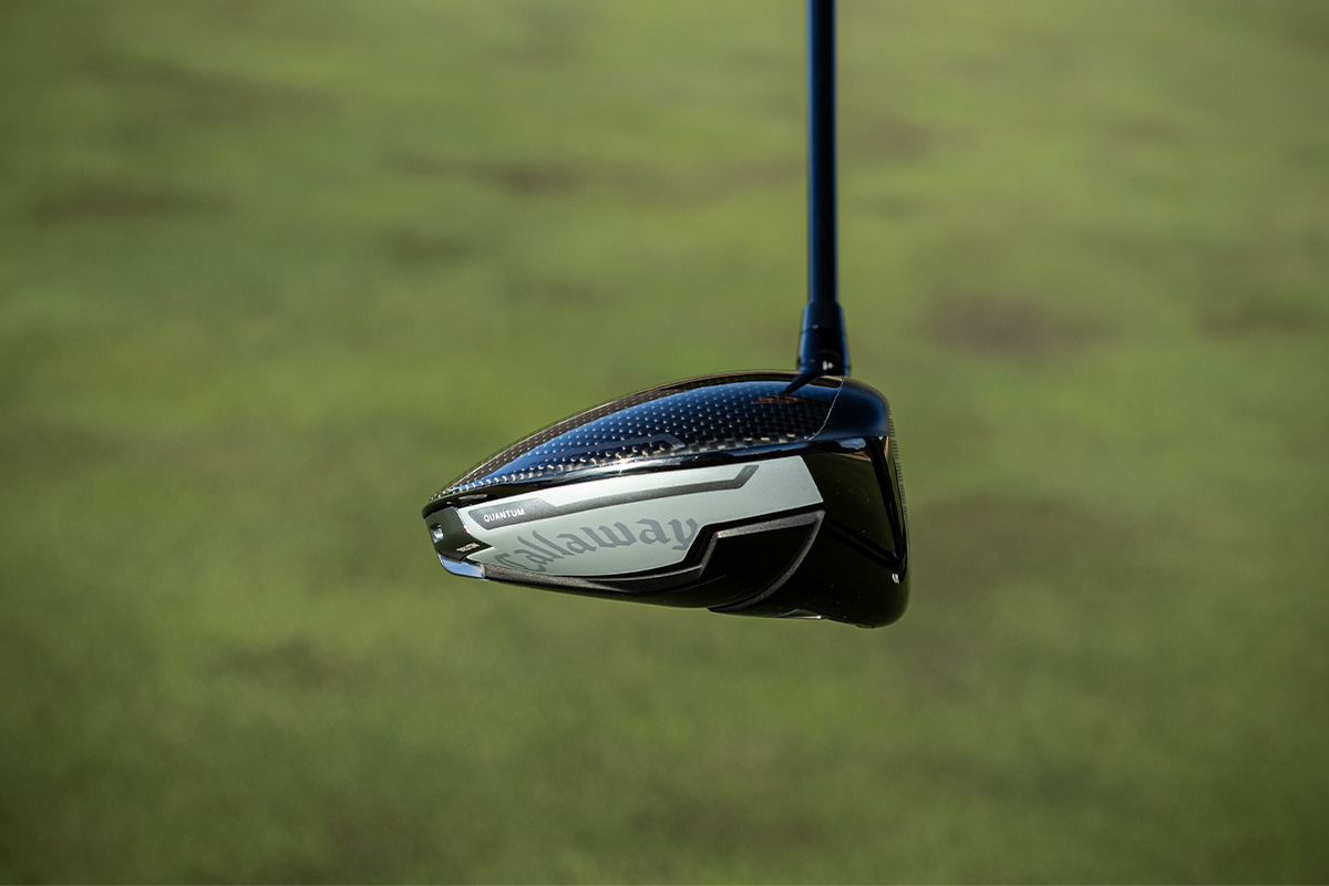 シリーズにおいてスタンダードモデルの立ち位置となる「QUANTUM MAX ドライバー」。キャロウェイらしい丸いフォルムが特徴的だ[写真：落合隆仁]