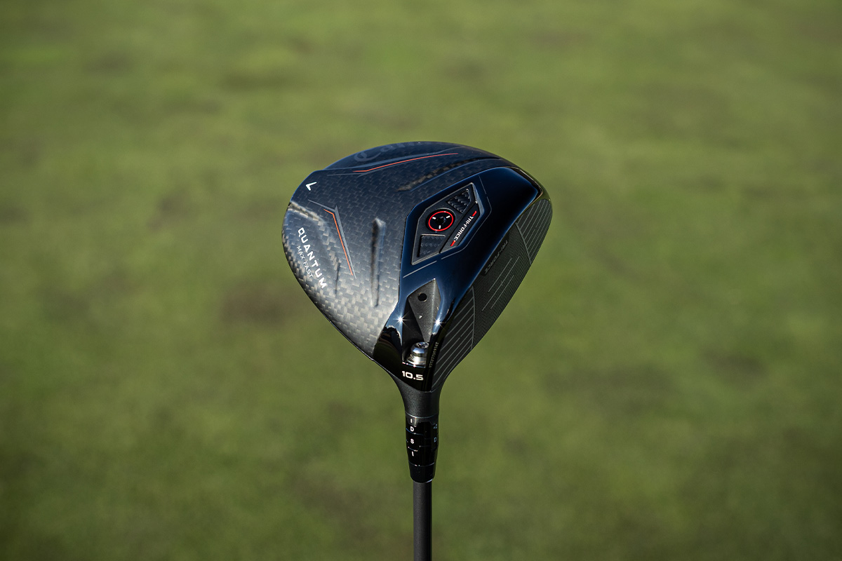 「QUANTUM MAX FASTドライバー」は、シリーズ最軽量でつかまりが良く、高弾道を打ちやすいモデル。ヘッドスピードを高め、やさしく振り抜ける設計となっている[写真：落合隆仁]