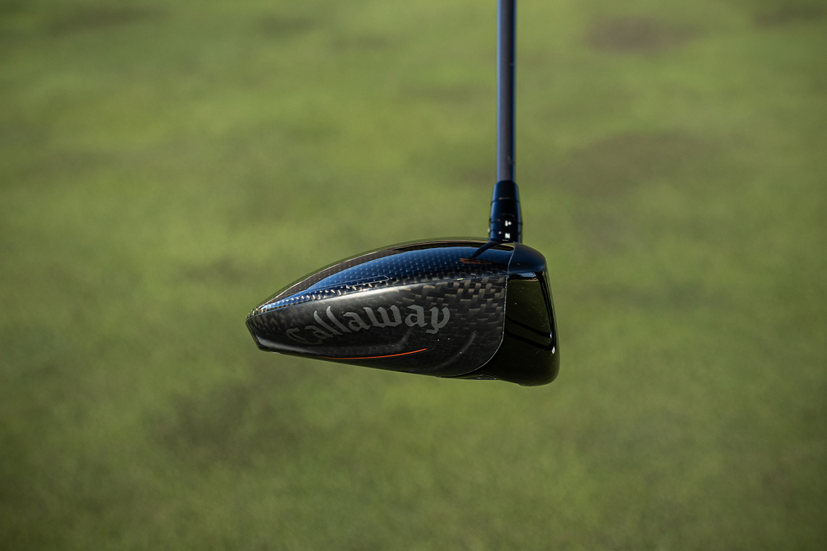 「QUANTUM MAX FASTドライバー」は、シリーズ最軽量でつかまりが良く、高弾道を打ちやすいモデル。ヘッドスピードを高め、やさしく振り抜ける設計となっている[写真：落合隆仁]