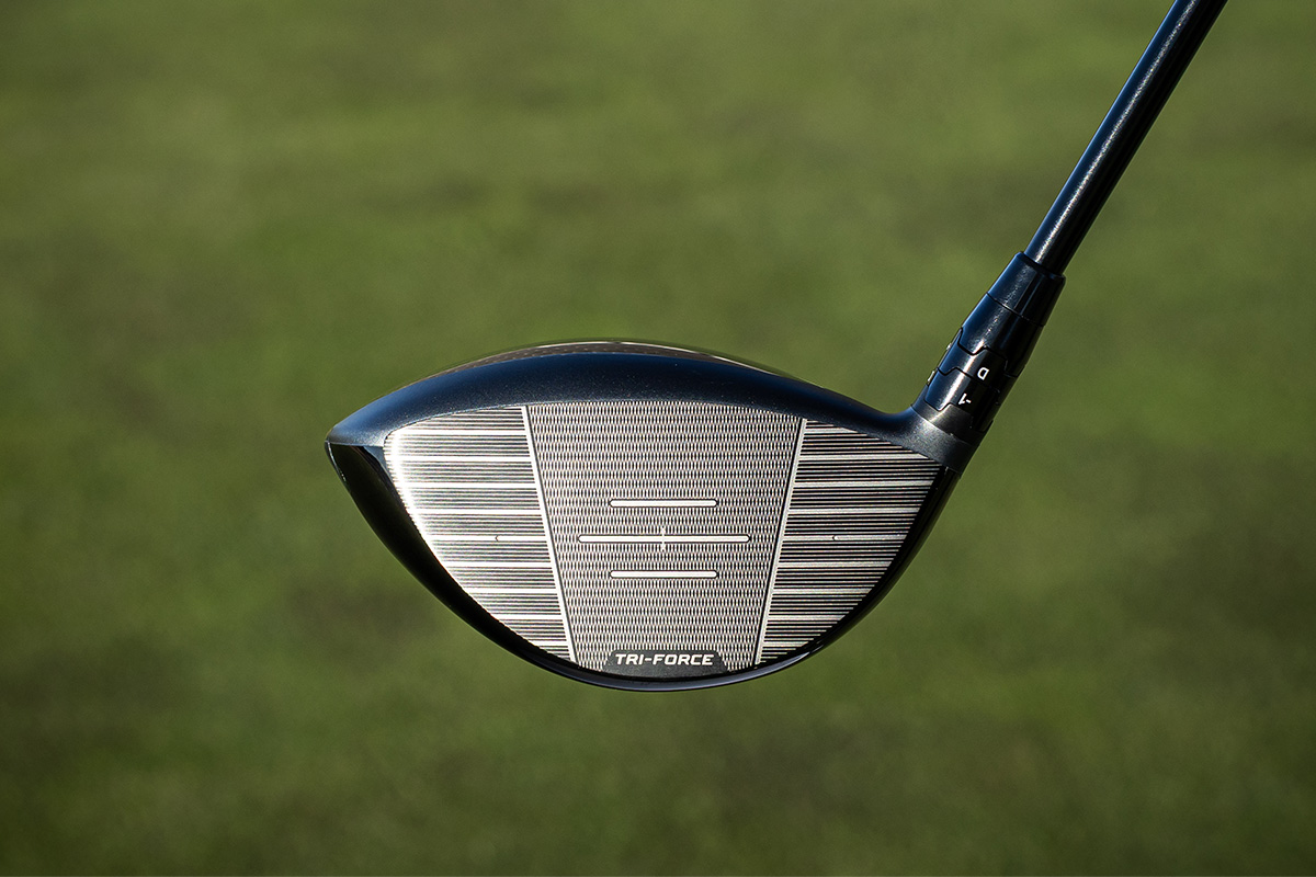 「QUANTUM ◆◆◆」プロや上級者向けに開発された操作性重視のモデル。ヘッド体積は450ccでソール後方には「ディスクリート・ウエート」が搭載されている[写真：落合隆仁]