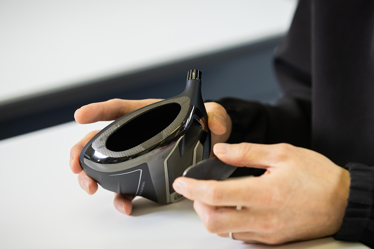 デザイン面でも大きな革新があった「XXIO 14」の分解ヘッド。新素材「VR-チタン」を世界初採用し、初速性能が向上[写真：角田慎太郎]