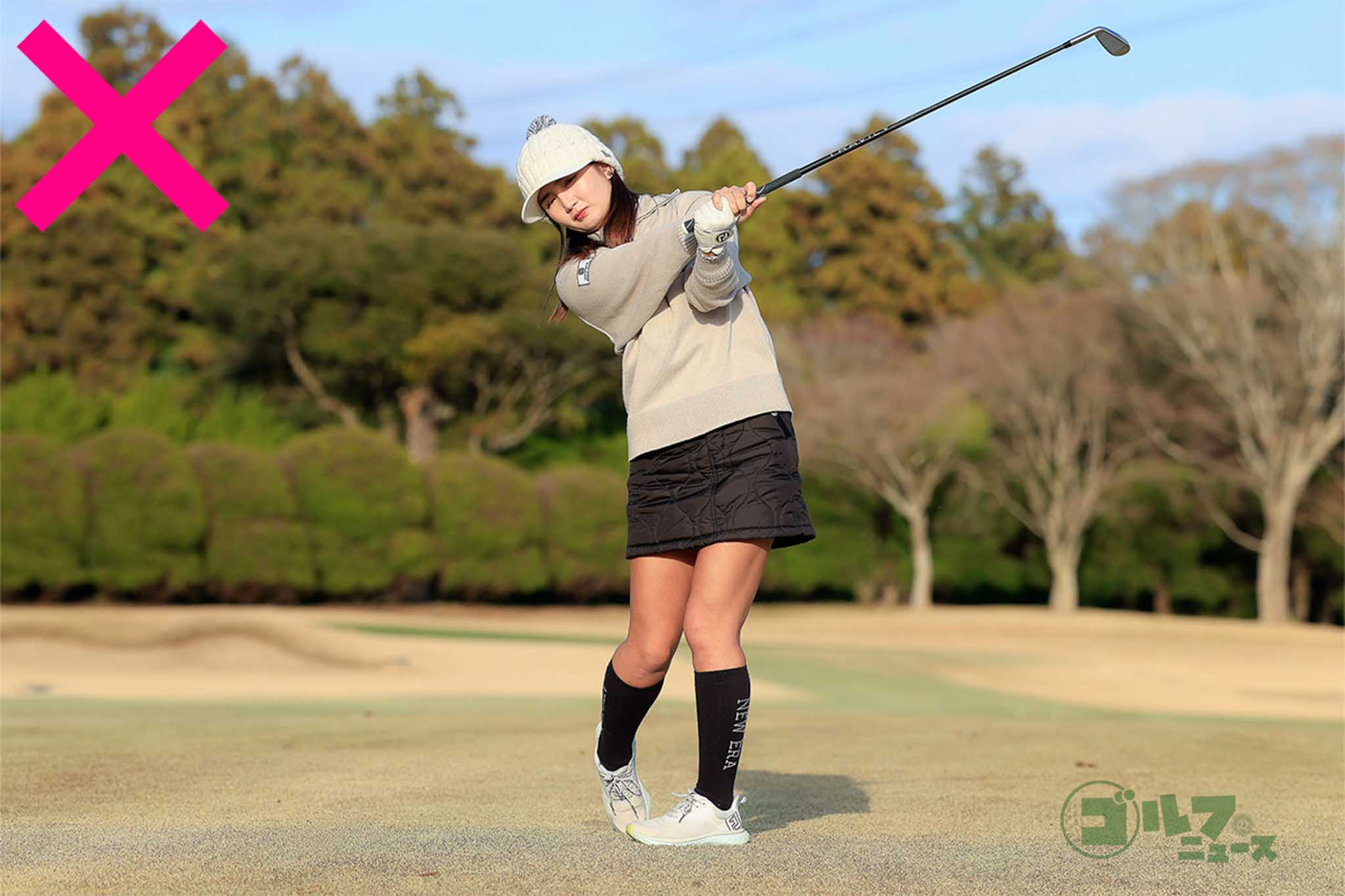 無理にフェースを返そうとかインサイドアウトに振ろうとする必要はない　写真:小林司