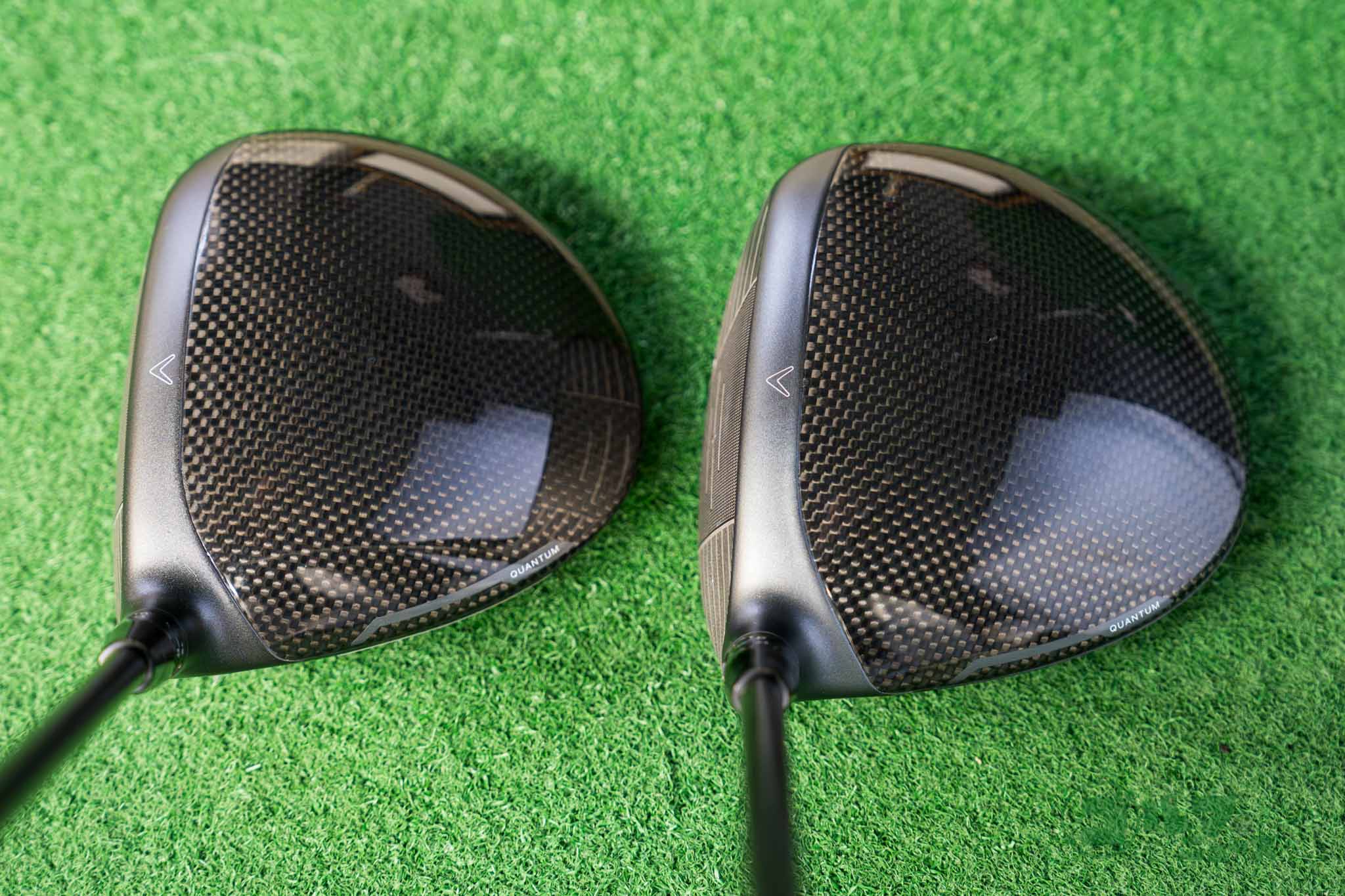 左がクアンタム MAX、右がクアンタム MAX D。MAX Dのほうが投影面積は大きく見え、安心感を得やすい　写真:土居凌祐