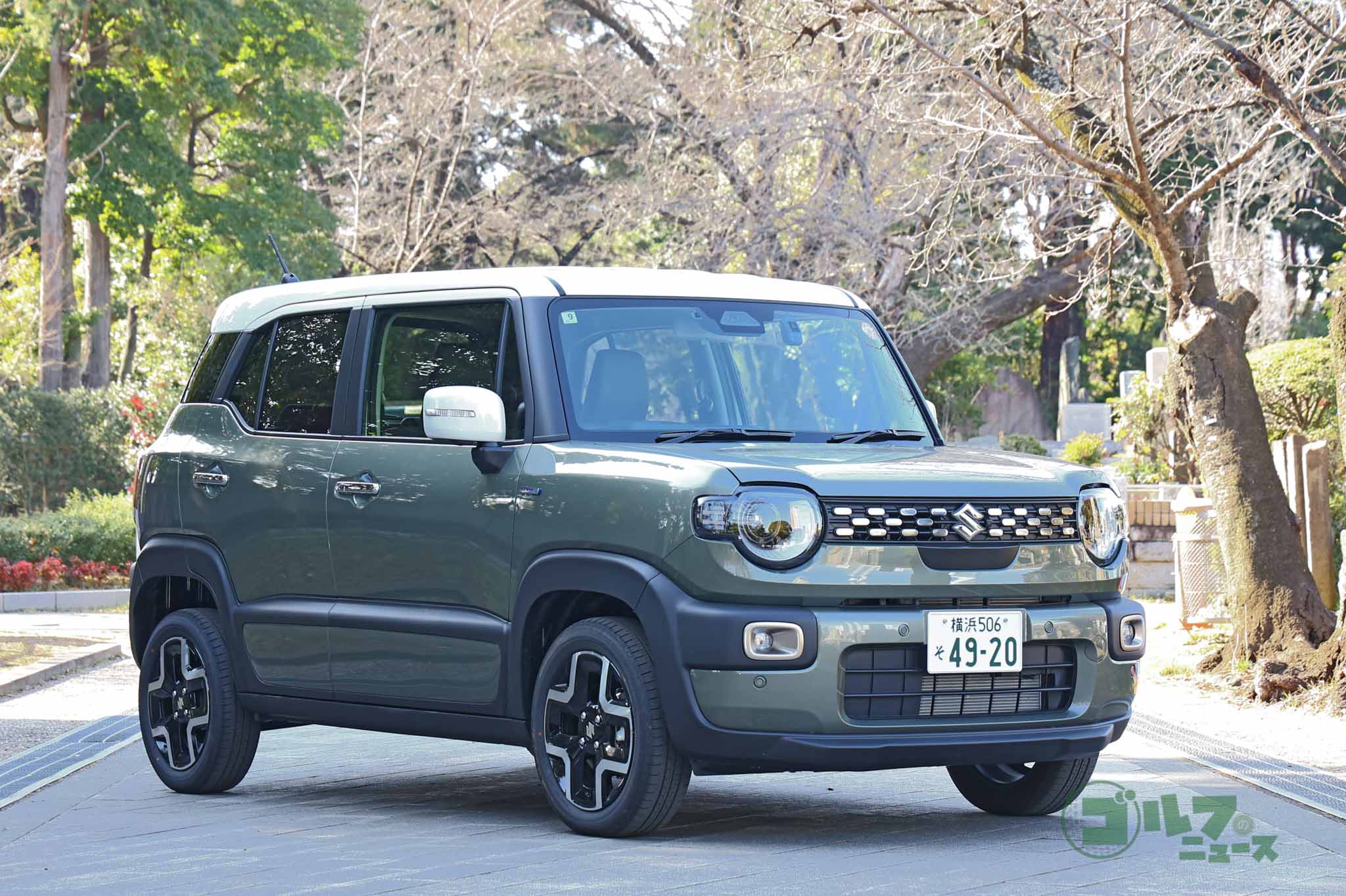角を丸めた四角をモチーフとするスタイリングでSUVらしい力強さを印象付けている