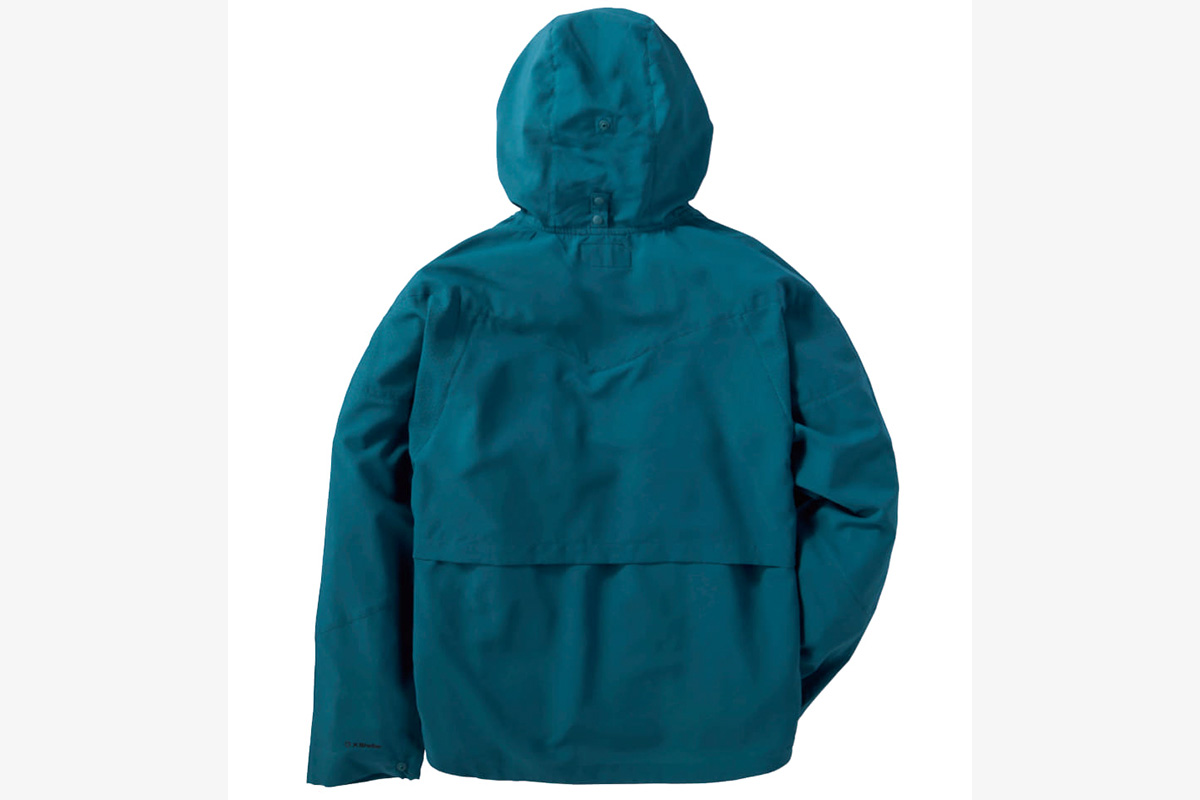 エックスシェルター暑熱αフーディー　価格：2900円（税込み）　カラー：レイクグリーン