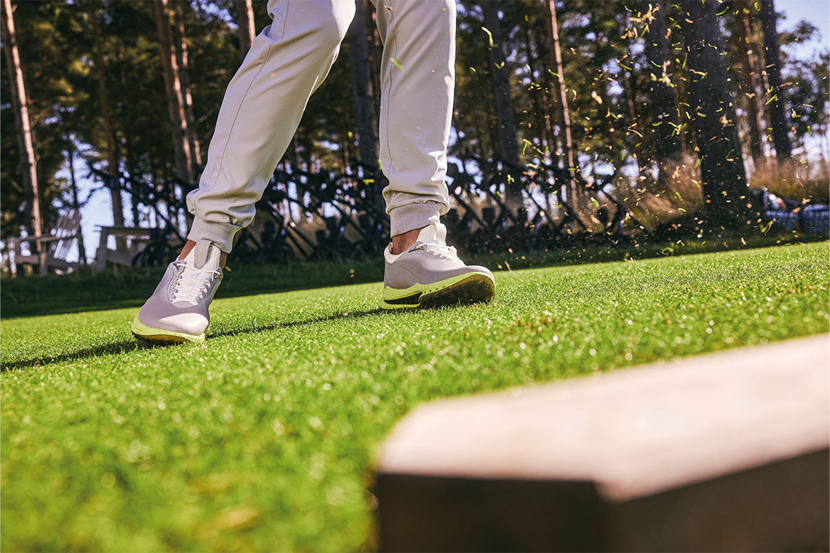 エコーは世界約90カ国で展開するグローバルブランドであり、ゴルフをはじめとする多様なカテゴリーで独自の存在感を放っている