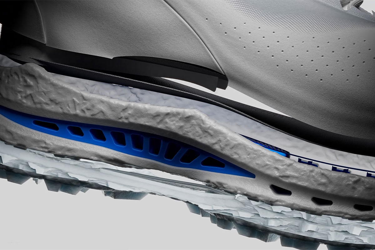 「GORE-TEX Surround」テクノロジーを搭載し、360度の防水透湿性能を実現。ミッドソールの通気孔が湿気を逃がし、ラウンド中も足元をドライに保つ