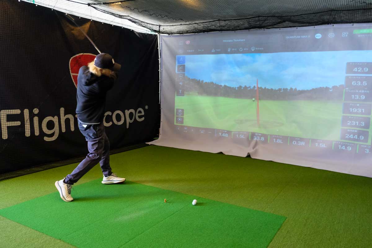 「クアンタム MAX D」は重心距離が短いせいか振り抜きが良くヘッドスピードを上げやすい