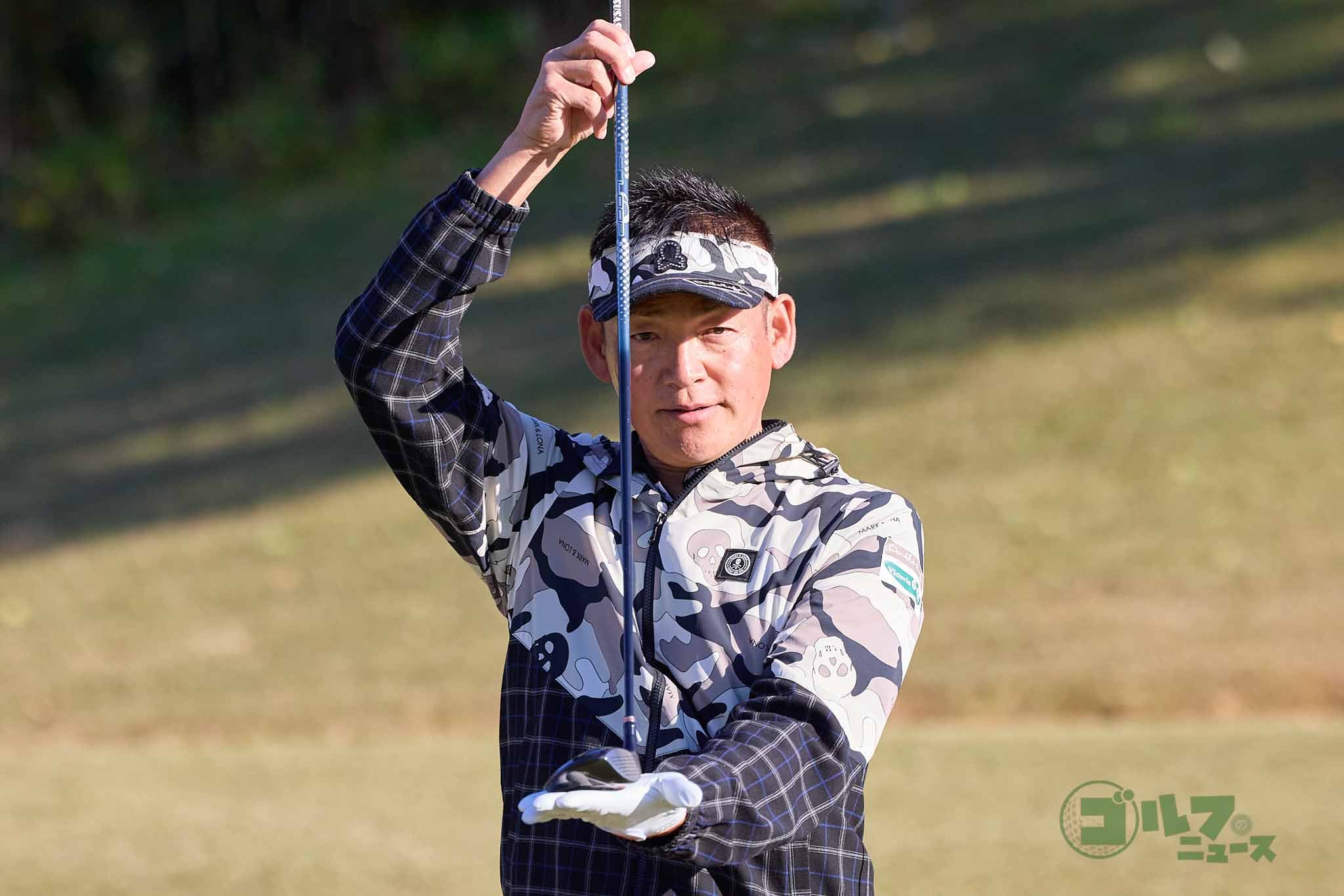 松山英樹で秋の到来を感じた！？「スリクソンバイデサント」のVネック