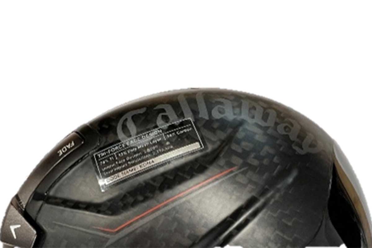 キャロウェイ クアンタム ドライバーのステッカー貼付位置（キャロウェイゴルフ公式サイトより）