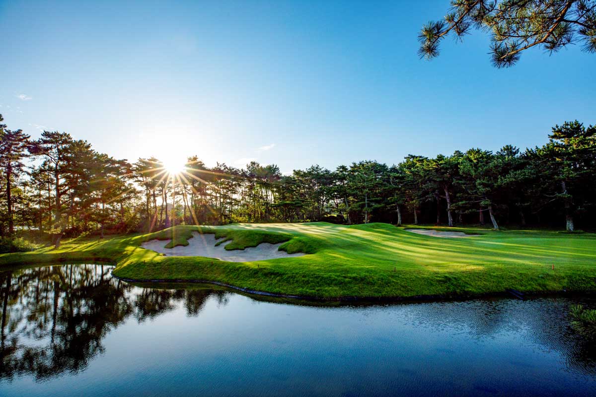 17番パー3　写真提供：廣野ゴルフ倶楽部（photo by TAKU MIYAMOTO）