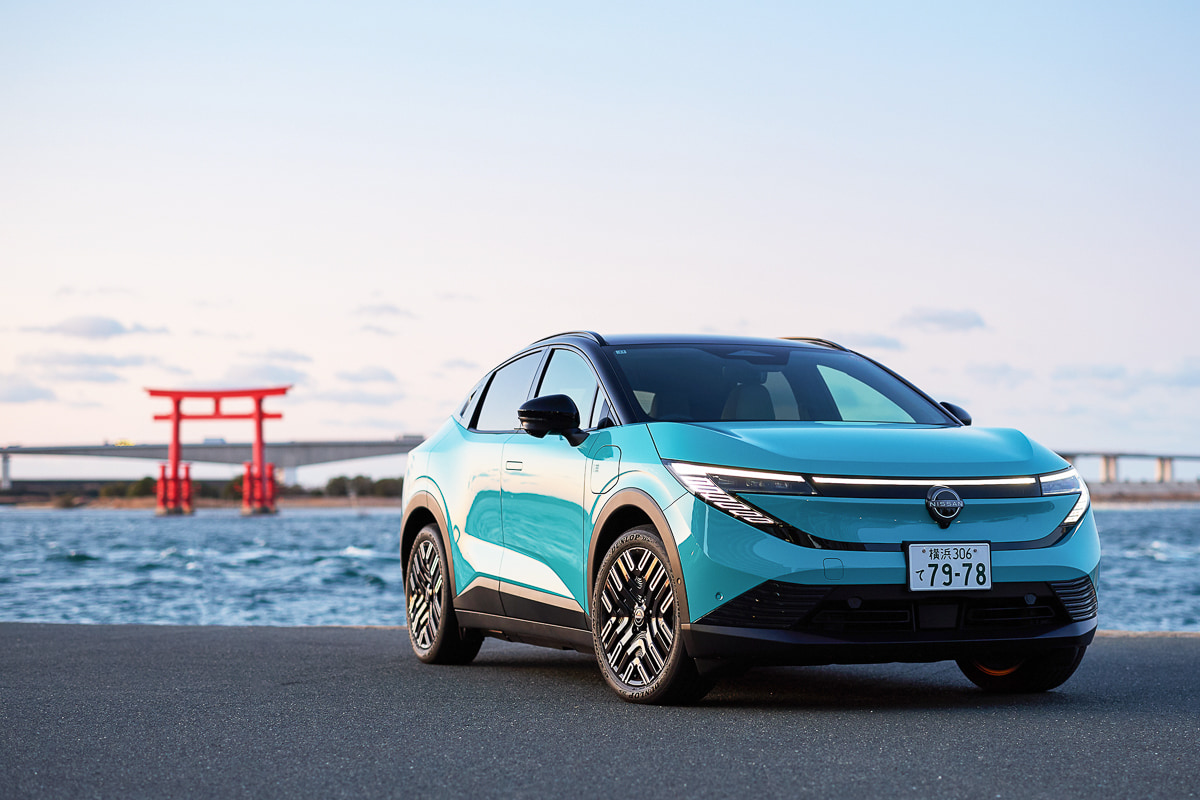 2025年10月17日より日本にて先行受注を開始した新型リーフ。ハッチバックからクロスオーバーSUVへスタイルを一新し、航続距離は最大で700キロ以上（WLTCモード）を達成[写真：望月浩彦]