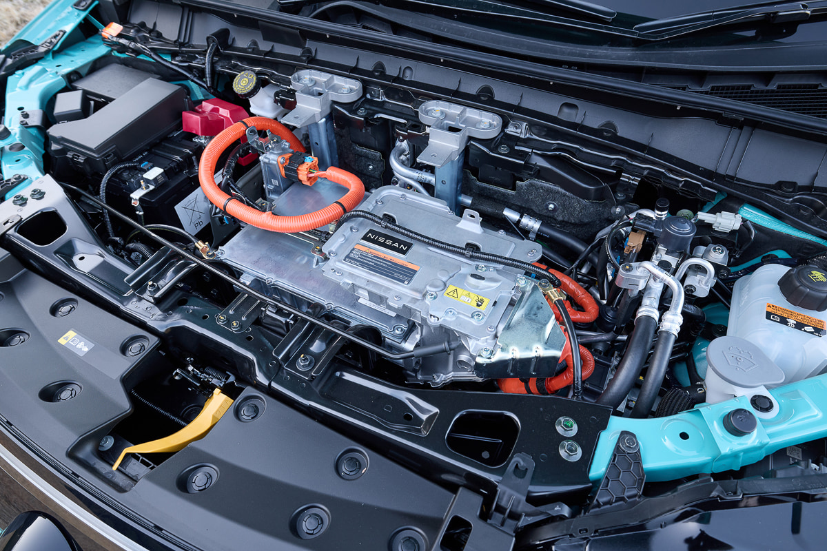 新型リーフのパワーユニットは、熱エネルギーの利用も含めて効率を徹底的に見直したことで、高効率で走れる範囲が拡大しているため、航続距離が延びている[写真：望月浩彦]