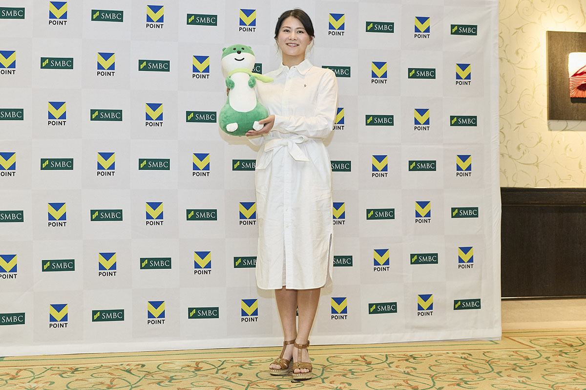 新垣比菜　写真：西村恵