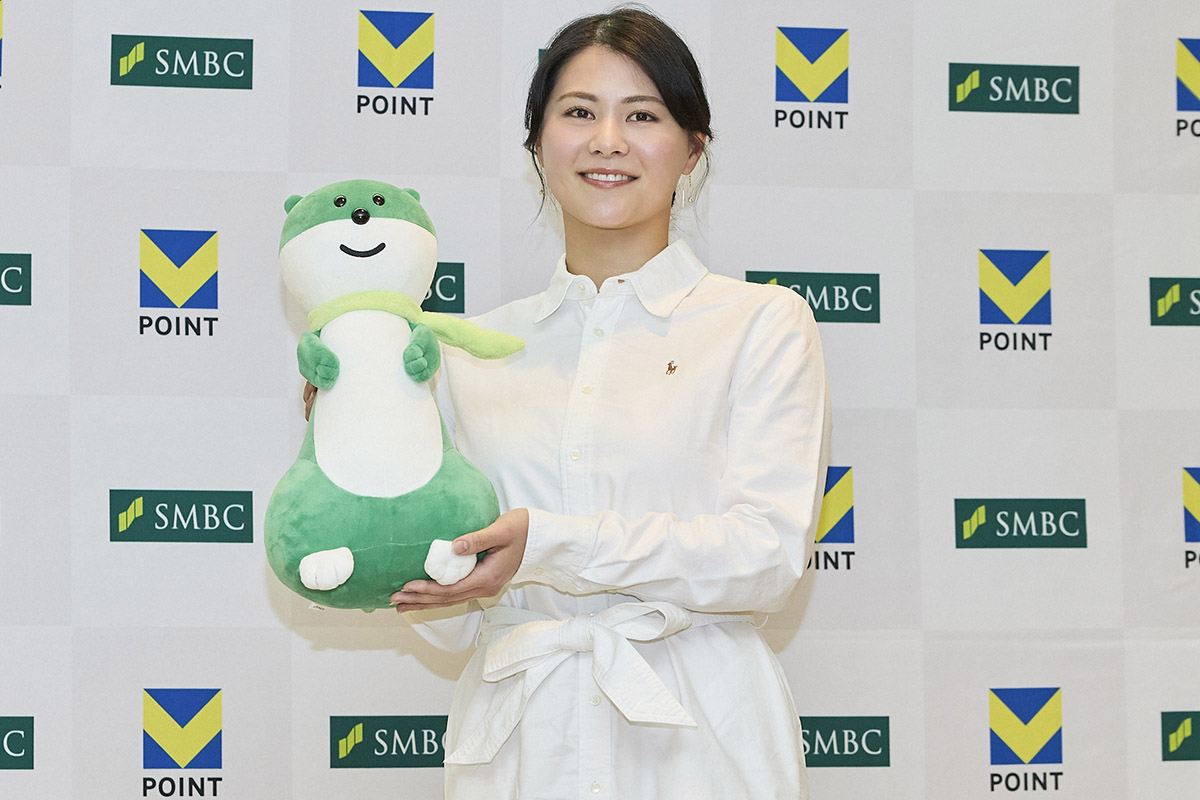 新垣比菜　写真：西村恵