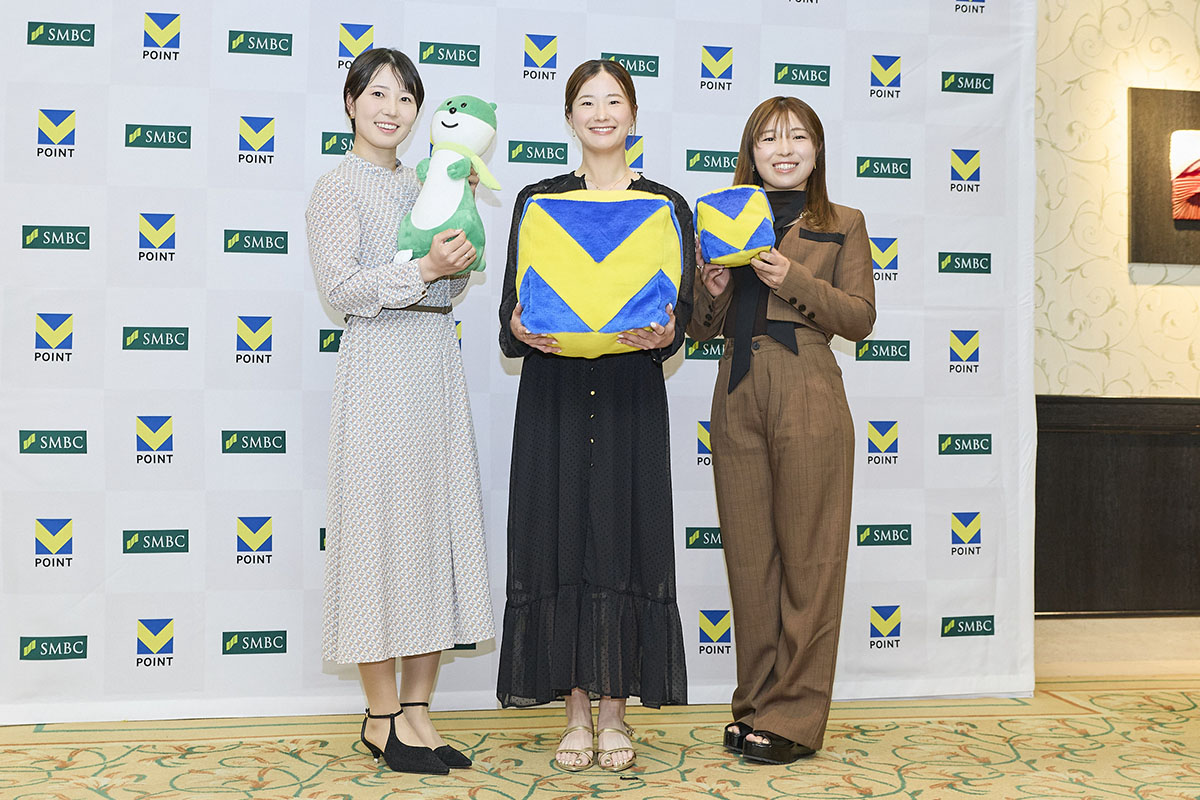 （左から）蛭田みな美、青木香奈子、佐久間朱莉　写真：西村恵