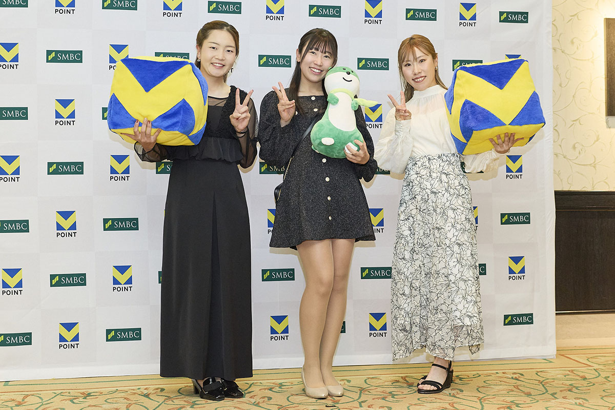 （左から）佐藤心結、菅沼菜々、木村彩子　写真：西村恵