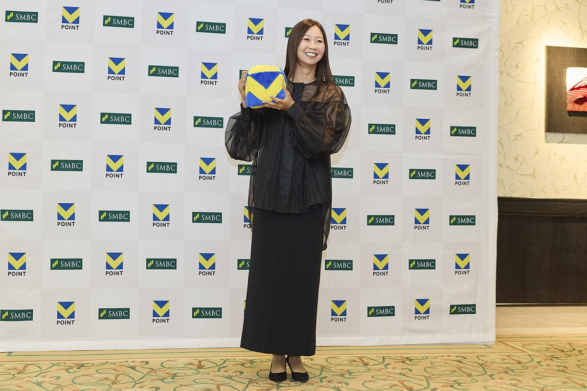 金澤志奈　写真：西村恵