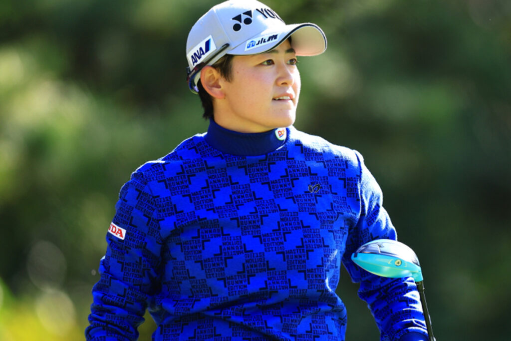 飛んでる〜！」岩井明愛がLPGAアワードで披露した“華麗なステップ”が
