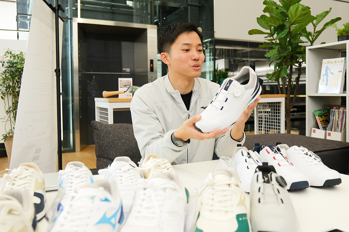 2026年ゴルフシューズの新製品を次々にリリースするミズノ。今回は開発担当者の河合さんに新モデルの特徴や開発背景について話を聞いた