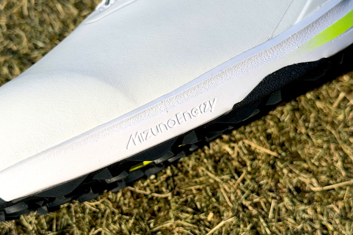 「MIZUNO ENERZY」を搭載したミッドソール部分