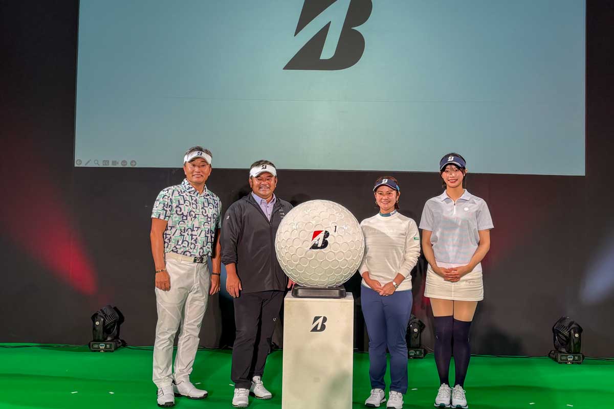 会期2日目に行われた会場内メインステージでのTEAM BRIDGESTONEスペシャルトークショー。左から宮本勝昌、宮里聖志、宮里藍、川崎志穂