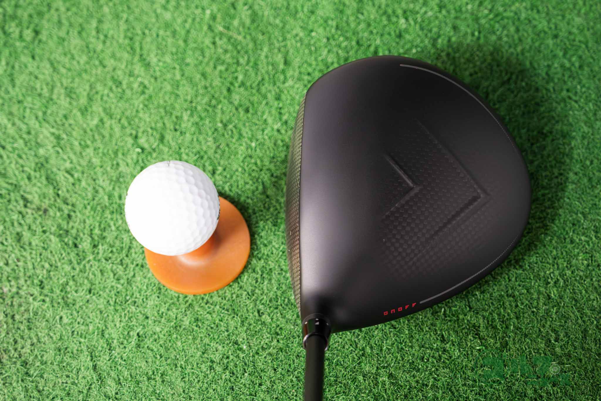 クラウンの“O”を模したリブは、好みが分かれそう　写真:土居凌祐