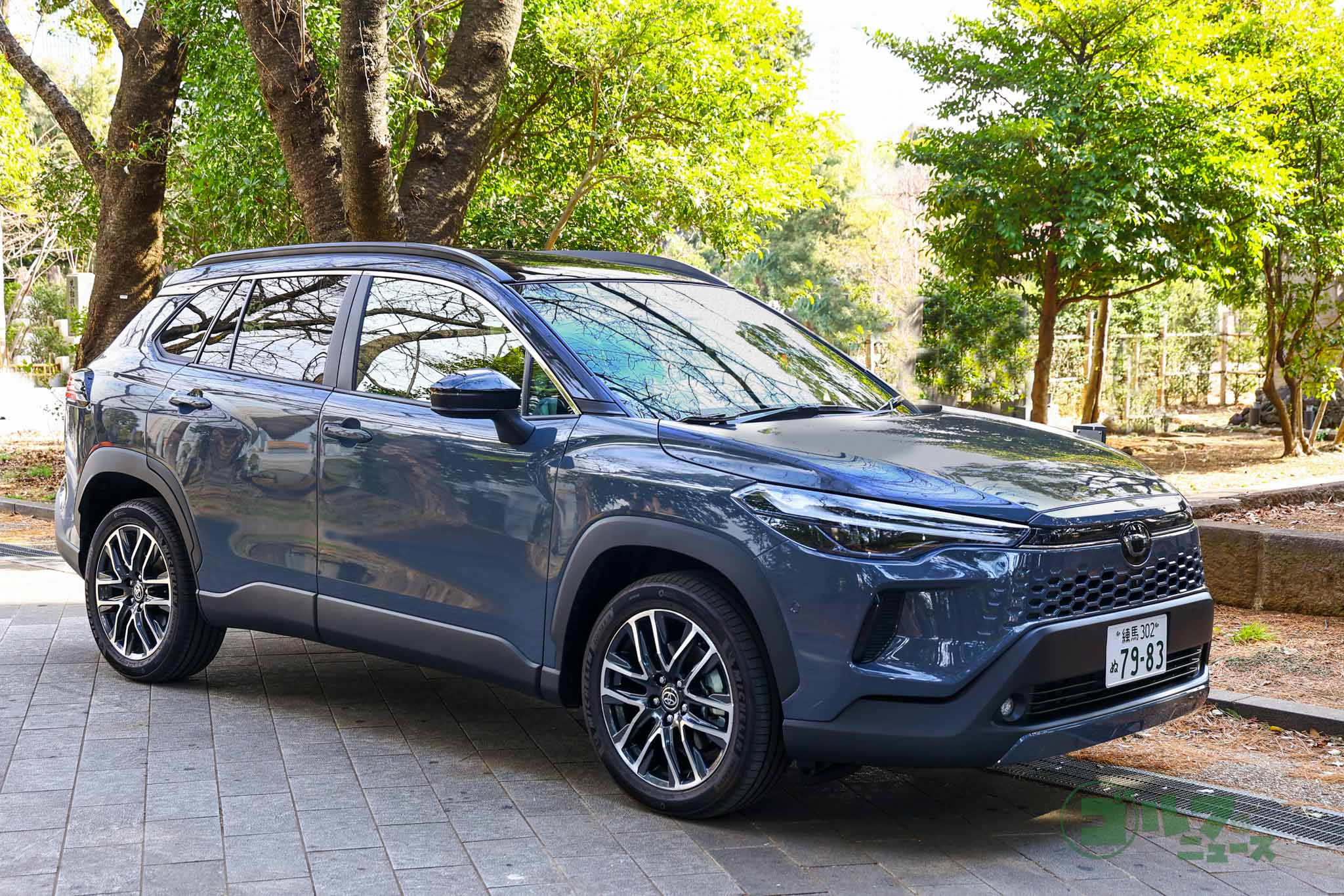 都会的な上質感とSUVならではの躍動感をクロスオーバーさせたカローラ初のSUV