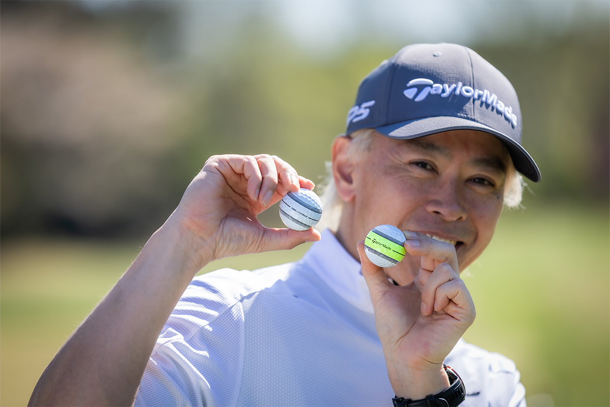 鶴原弘高さん。ゴルフギアを中心に取材活動と執筆活動を行っているフリーランスのライター。 雑誌やウェブ、ネットテレビで最新クラブの試打レビューなども行う。鹿又芳典氏とともにYouTubeチャンネル「A1 GOLF CLUB」でギア情報を配信している[写真：角田慎太郎]