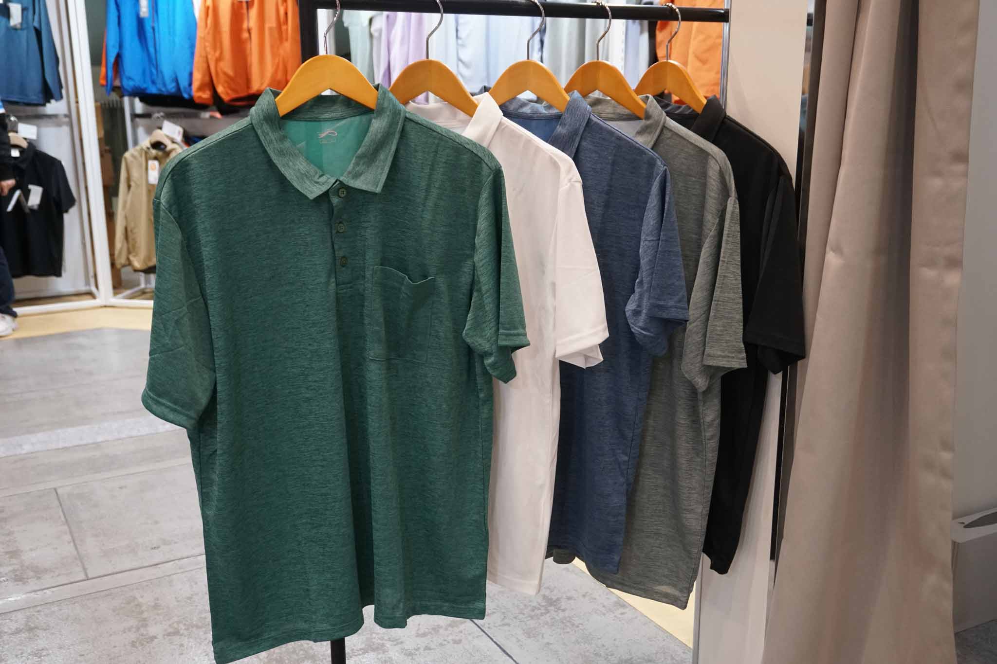 「氷撃冷感-10度　半袖ポロシャツ」（780円、税込み）