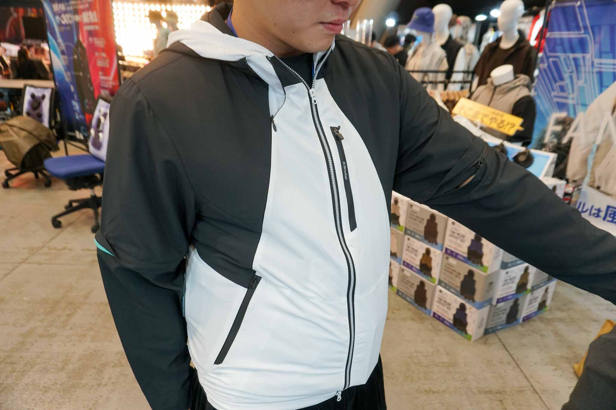 「X Shelter暑熱αコンバーチブルファンジャケット」（4900円、税込み）
