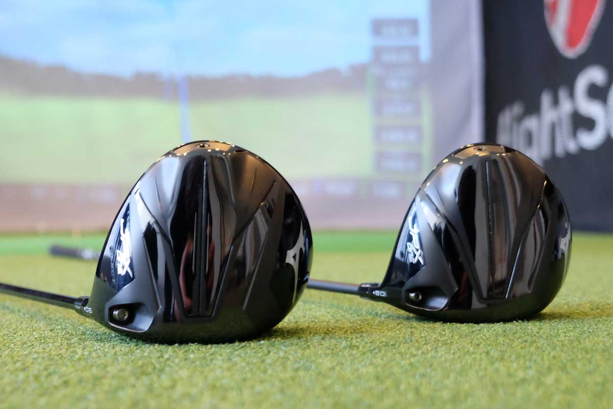 左から「JPX ONE セレクト ドライバー」と「JPX ONE ドライバー」