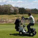 “歩かないゴルフ”はここまで来た！ 最新“１人乗りカート”体験で見えた未来のプレースタイル