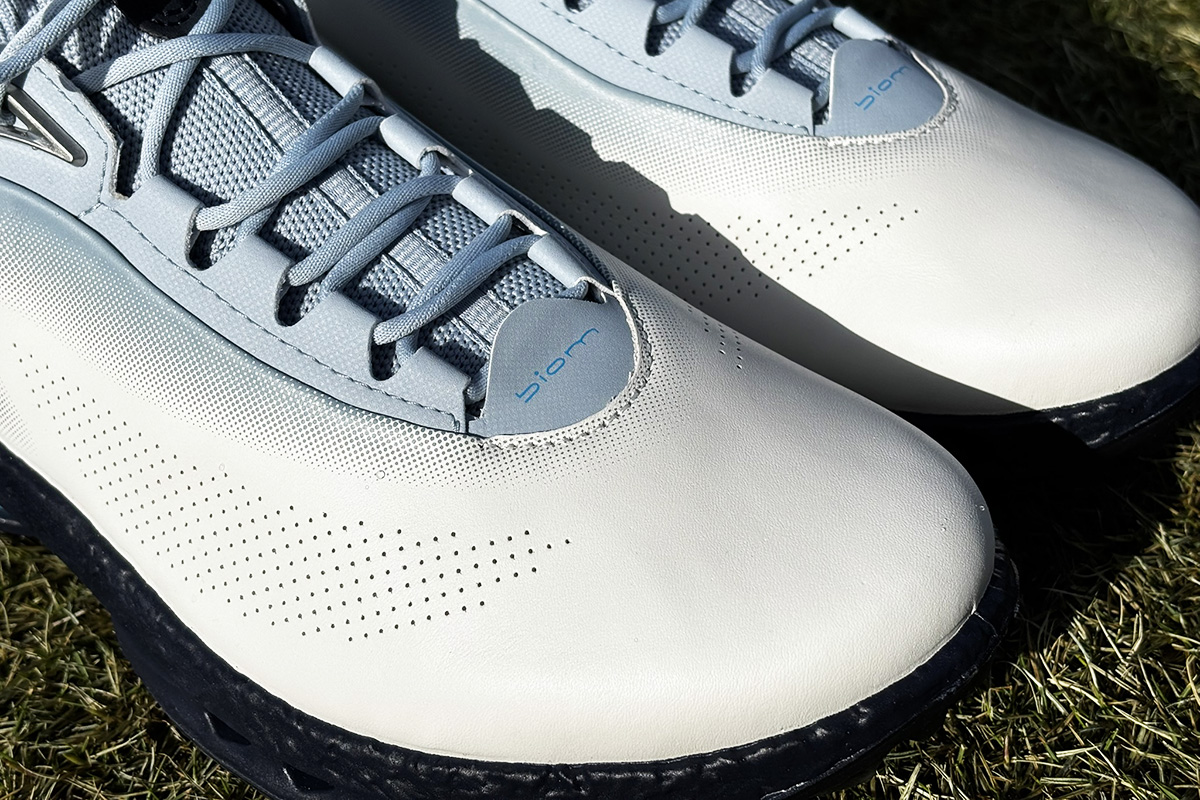 ECCO GOLF BIOM C5（エコー ゴルフ バイオム シー5）　超伸縮ニットソックス搭載モデル