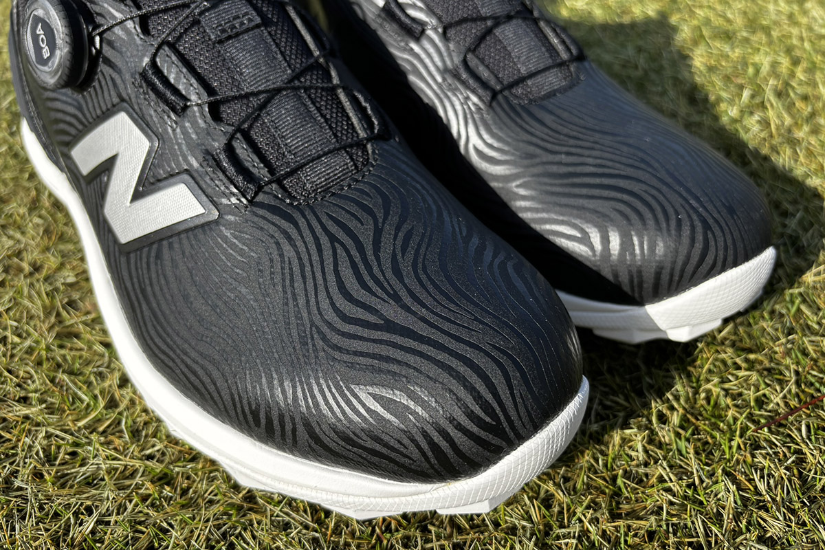 うっすらと“トラ柄模様”が施されているニューバランス「Fresh Foam X 2500v5」のアッパー