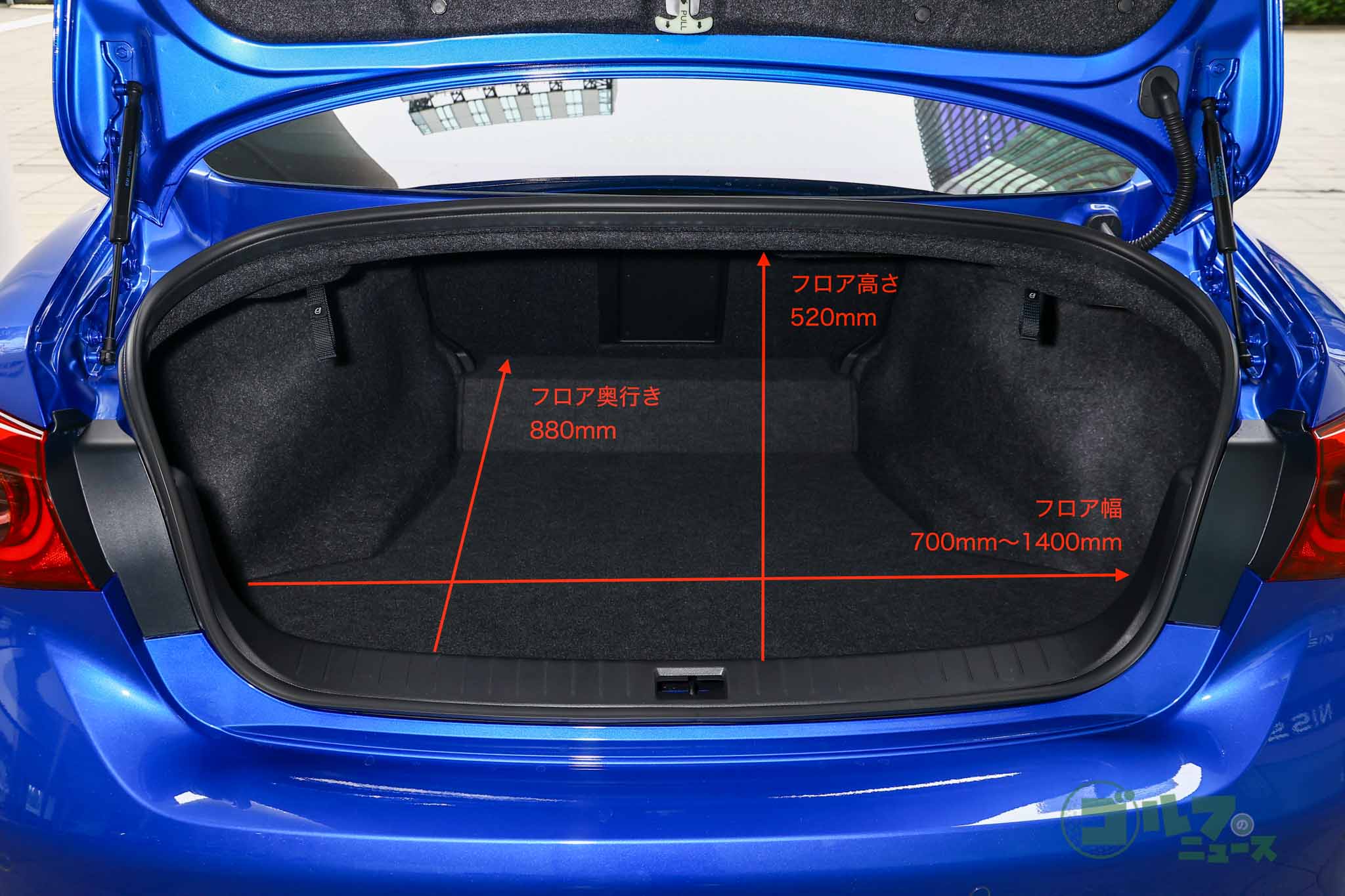 トランクは開口部が上まで大きく開くので、荷物の積み込みを容易に行える