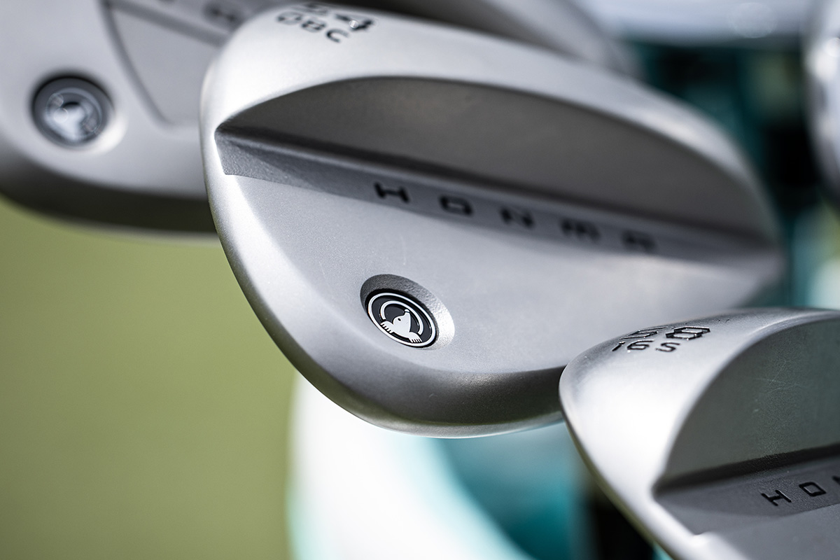 豊富なロフトバリエーションがそろう「HONMA WEDGE」はアイアンからの流れを考え、飛距離の階段を整えやすい[写真：落合隆仁]