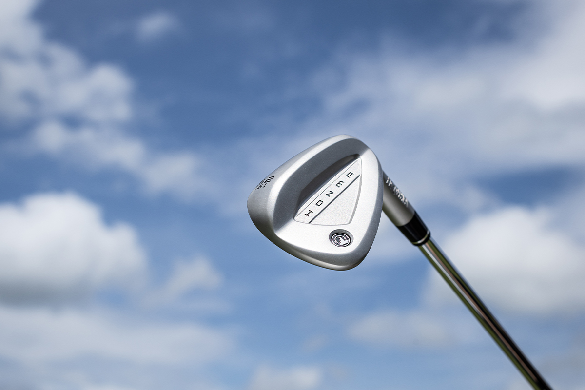 豊富なロフトバリエーションがそろう「HONMA WEDGE」はアイアンからの流れを考え、飛距離の階段を整えやすい[写真：落合隆仁]