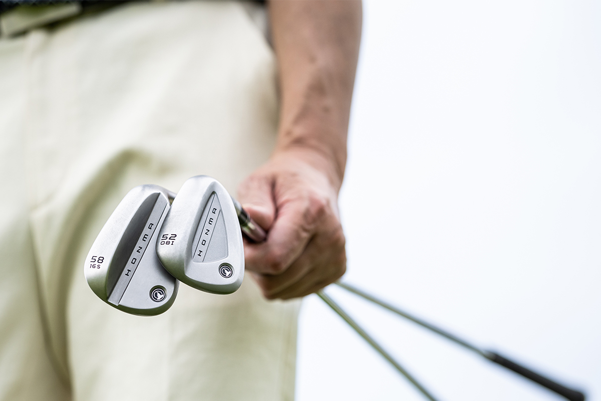 「HMSS」でノーメッキに仕上げた「HONMA WEDGE」。構造やコンセプトなど、従来モデルから大きな進化を遂げた[写真：落合隆仁]