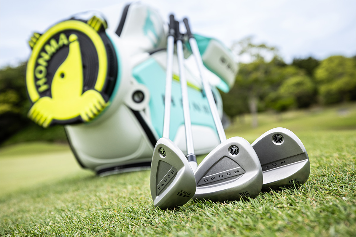 本間ゴルフのこだわりが詰まった「HONMA WEDGE」。ショートゲームを向上させたいなら、一度試打をしてみるのがおすすめ[写真：落合隆仁]