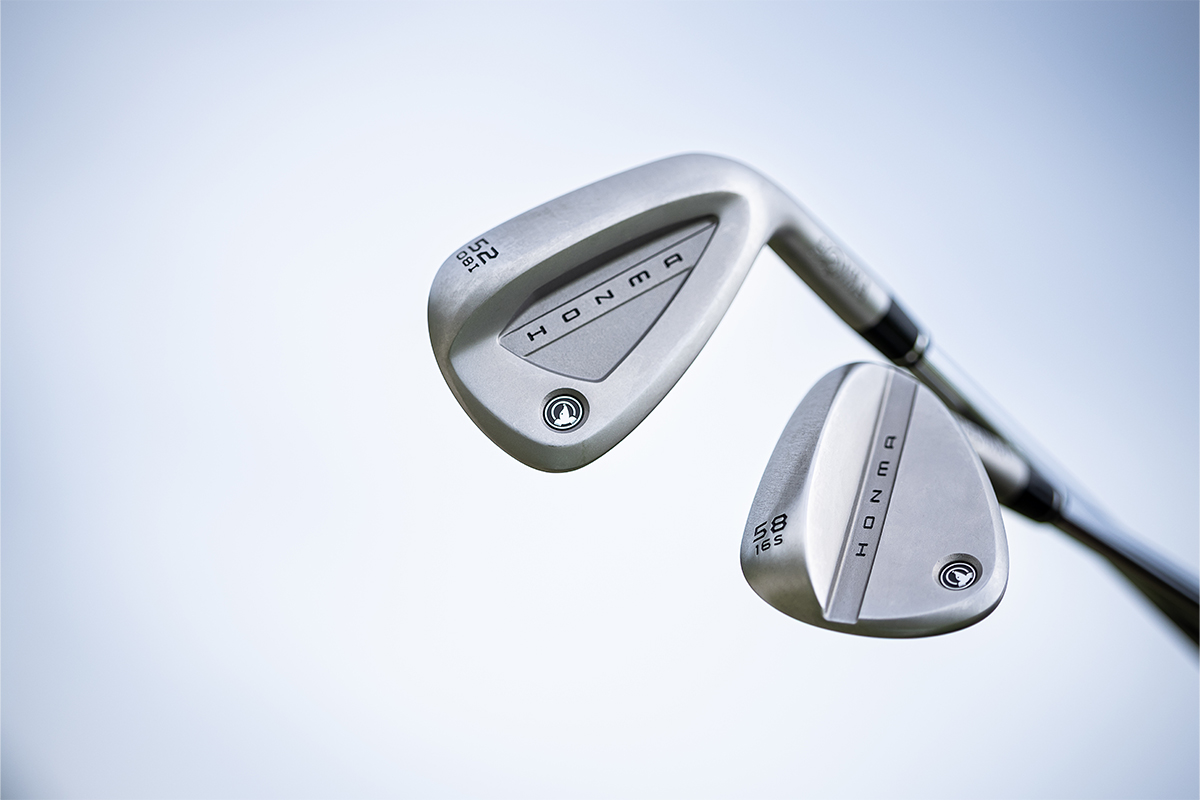 本間ゴルフのこだわりが詰まった「HONMA WEDGE」。ショートゲームを向上させたいなら、一度試打をしてみるのがおすすめ[写真：落合隆仁]