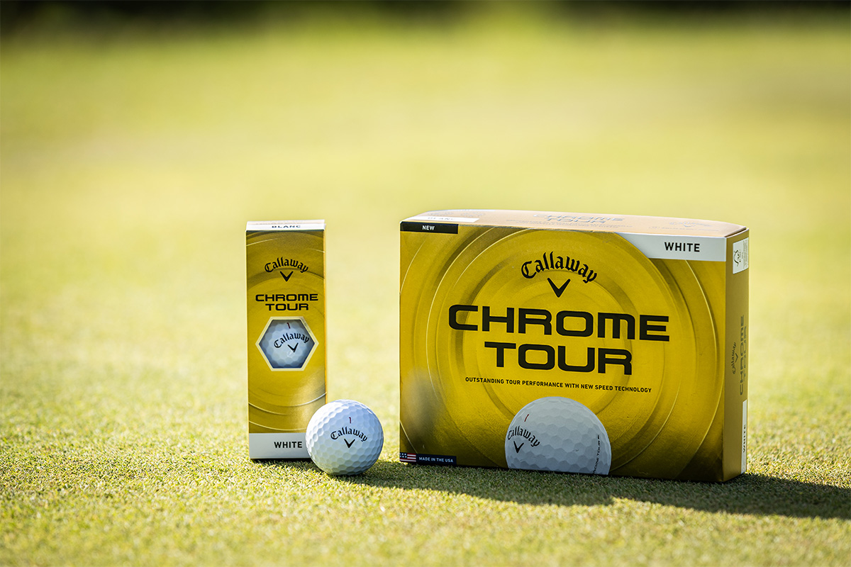 鶴原さんが最も注目していたのは「CHROME TOUR」。進化したマントル（コアから2層目）と均一なウレタンカバーの融合が、これまでにない初速性能と圧倒的なターゲット精度を両立している[写真：角田慎太郎]