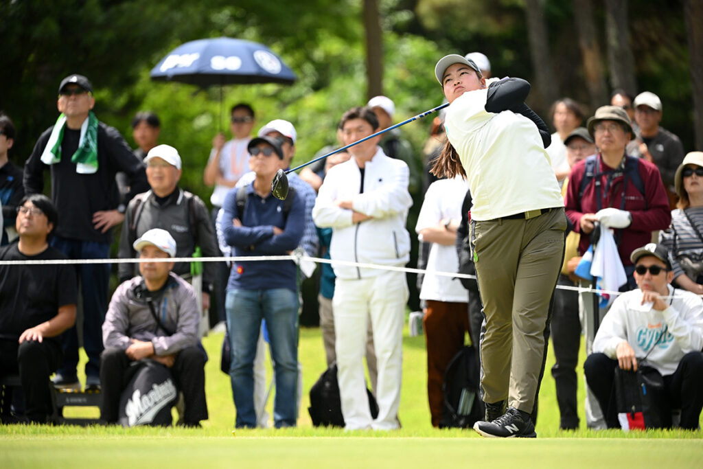 中間速報】入谷響がツアー2勝目へ首位ターン 3打差に吉田鈴