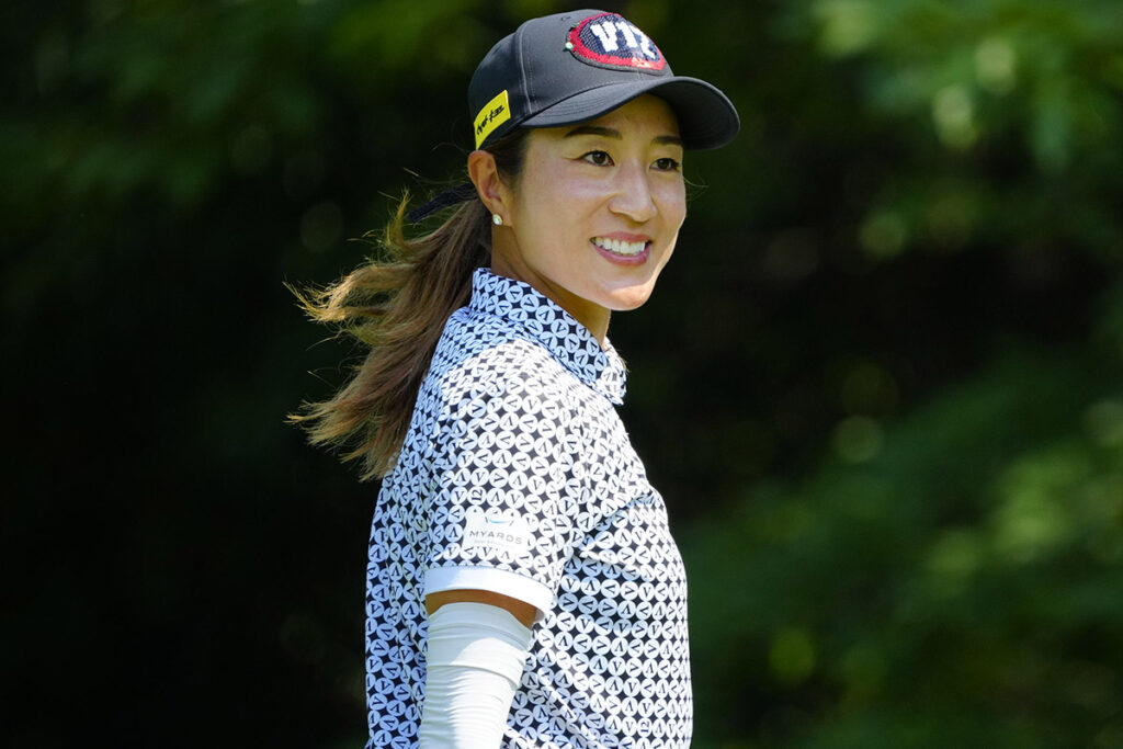 えっ、そっちで打つの?? ツアー1勝・35歳女子プロが衝撃の“左打ち