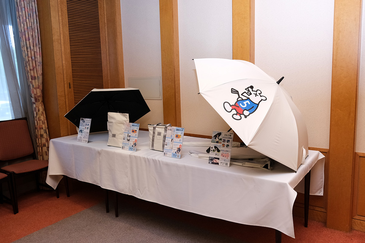 カー用品のSEIWA展示ブース