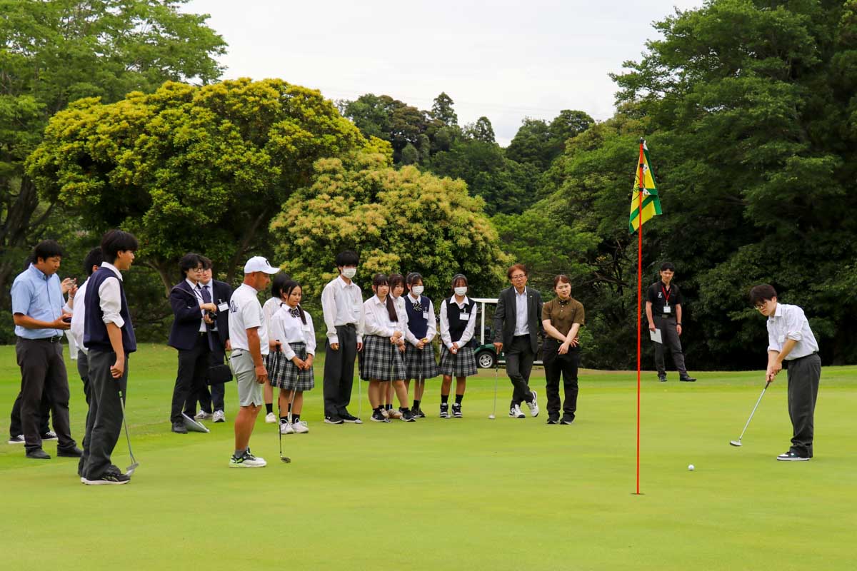 職場体験でコースデビューも（立野クラシックGC）　写真：清流舎