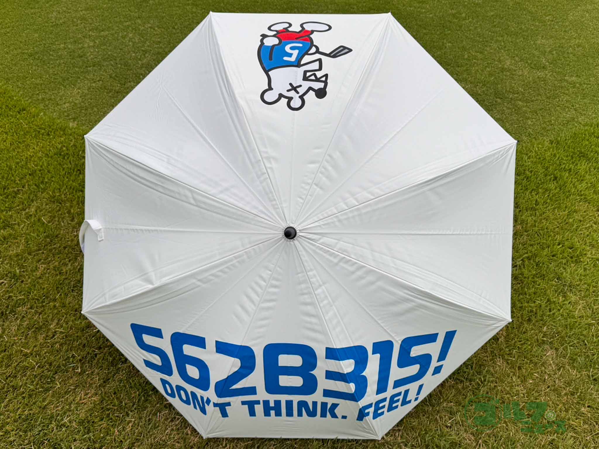 セイワの晴雨兼用日傘「rcp」シリーズから登場した「野村タケオコラボモデル　GBシロクマ」