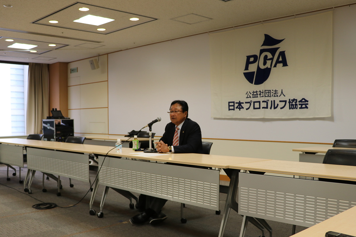 日本プロゴルフ協会会長も務めた倉本昌弘 写真:清流舎
