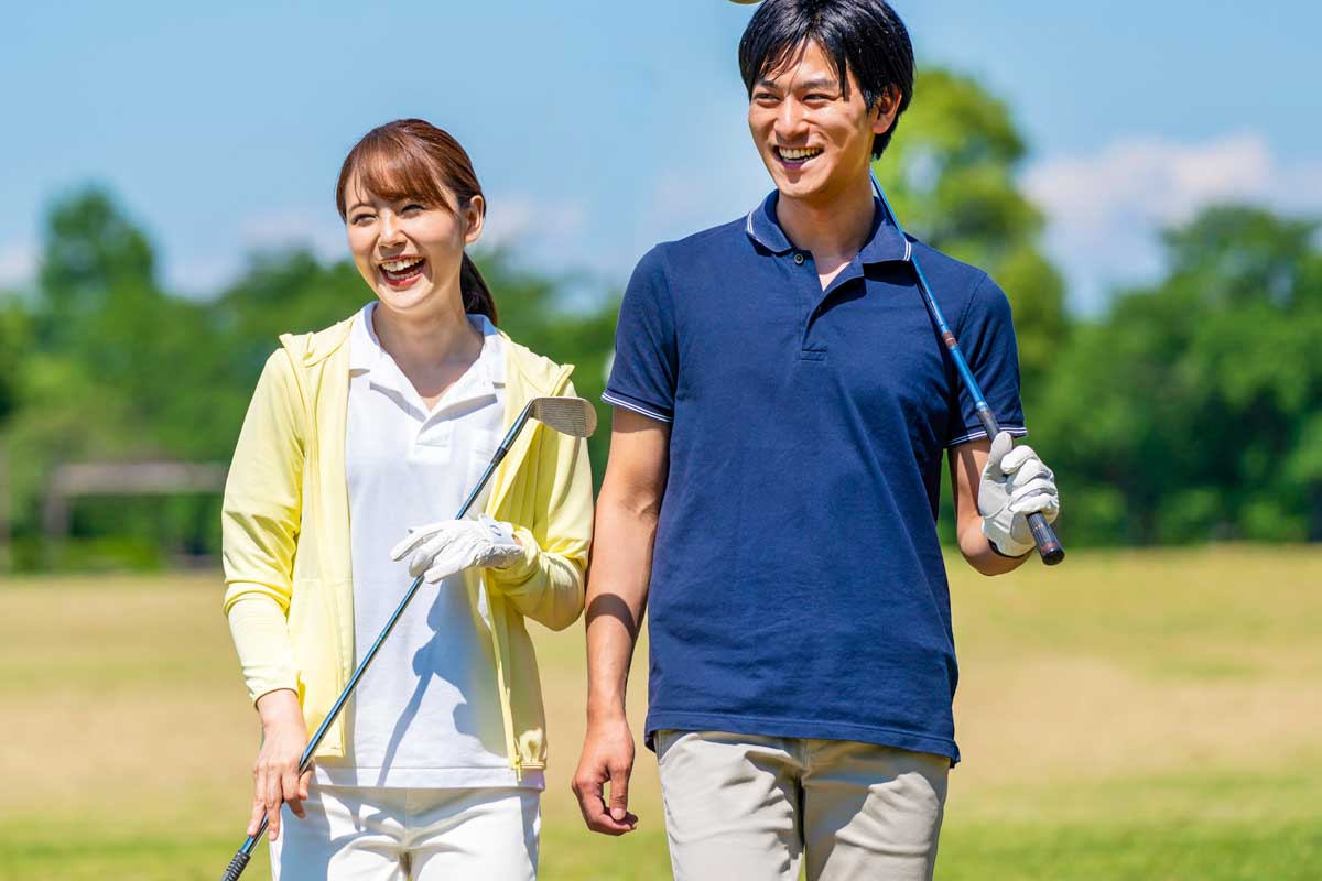 カジュアルなコースではアンタックの着こなしは珍しくもなくなりましたが…　写真：PIXTA